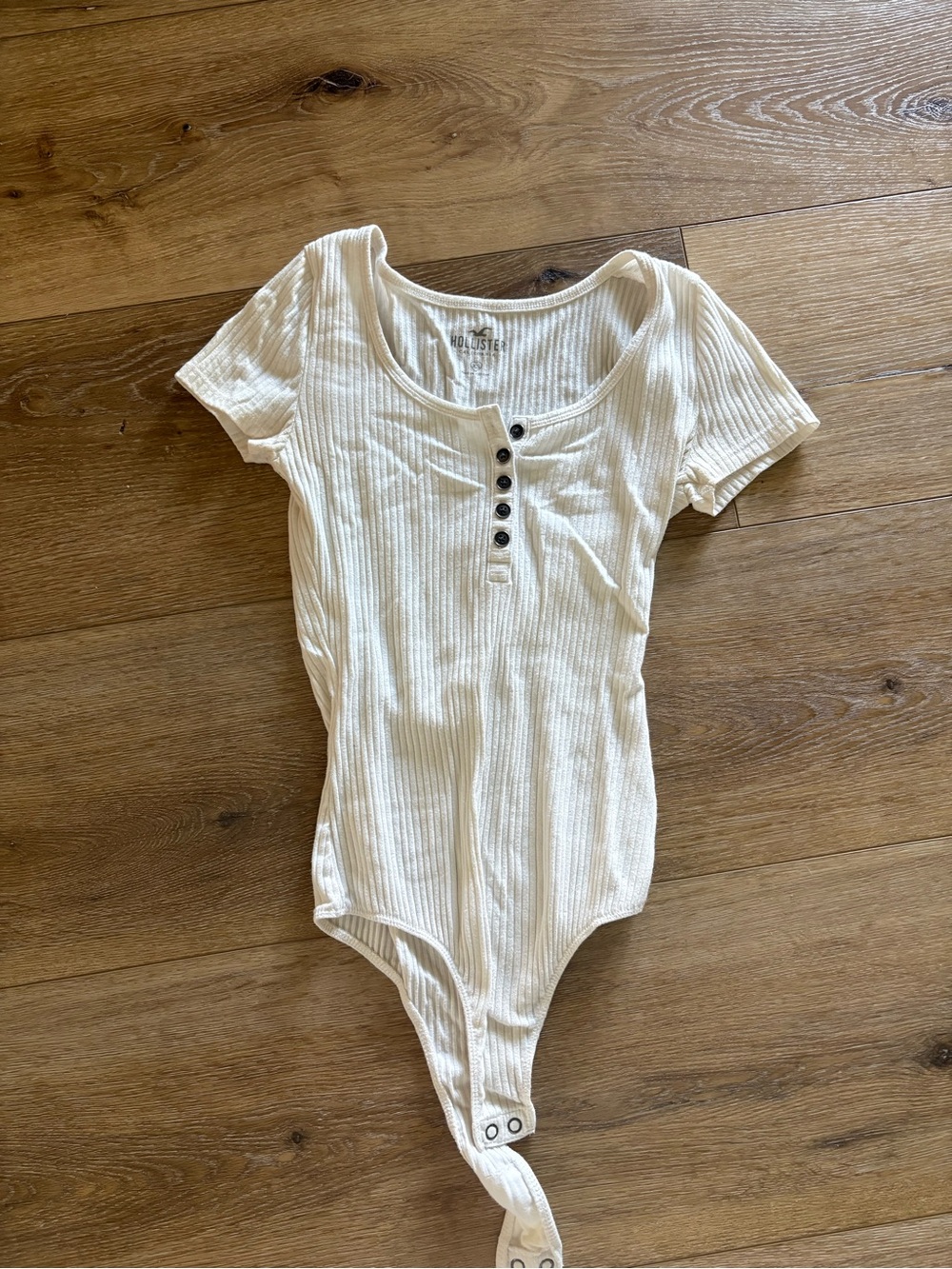 Hollister Cream Ribbed Short-Sleeve Button-Front Bodysuit
